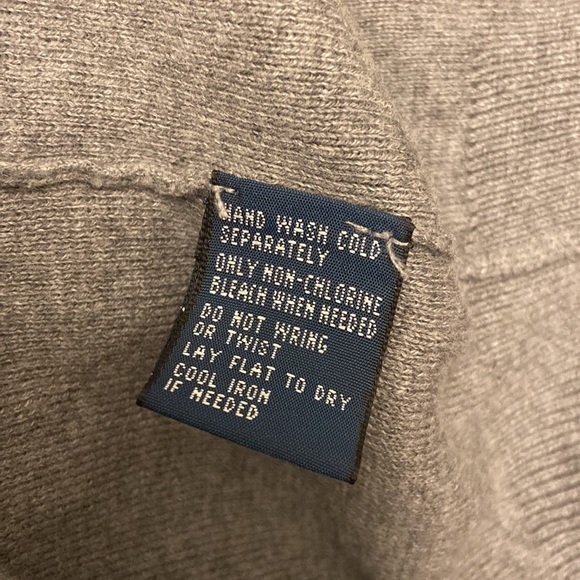 Polo by Ralph Lauren Gray V Neck Sleeveless Pullover Sweater Size Large. - Picture 4 of 5